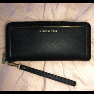 Large MICHAEL KORS Black Wallet